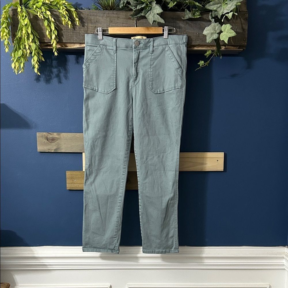 Democracy AbTech Women’s green jeans/chinos NWOT. size 12
